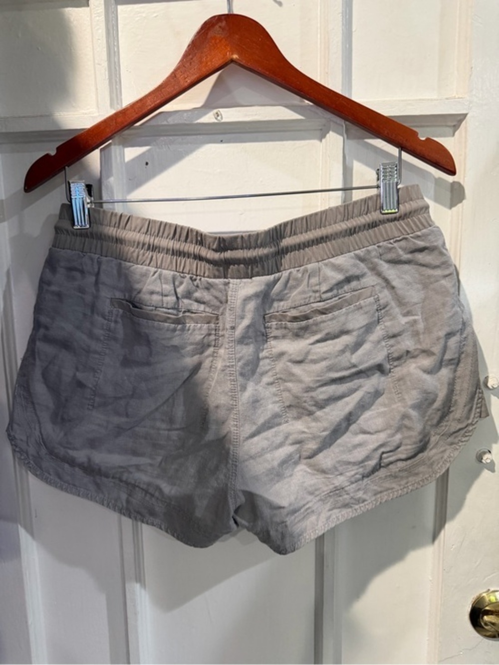 Athleta Light Gray Elastic-Waist Athletic Shorts